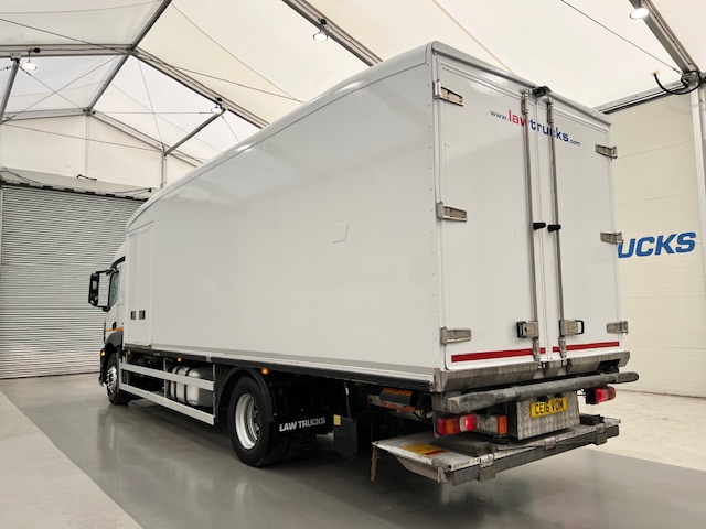 Mercedes Actros 1824 4×2 Sleeper Cab Fridge Box