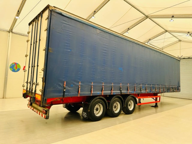 Montracon Tri Axle Curtainsider Trailer