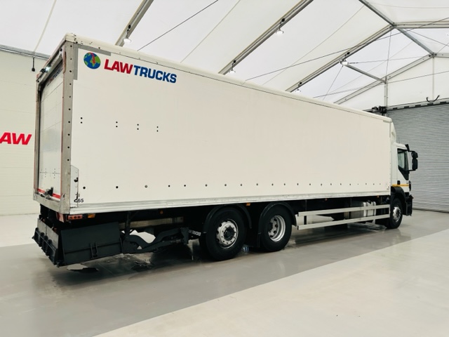Iveco Stralis 310 AT 6×2 Box Van