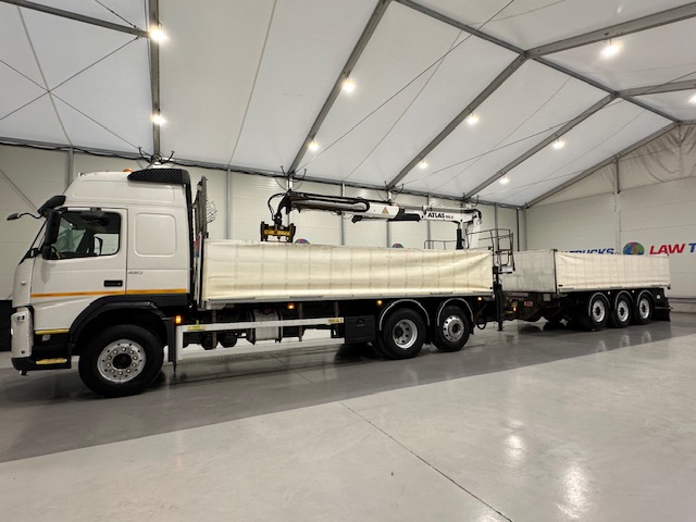 Volvo FM 450 Dropside Brick Grab Drawbar