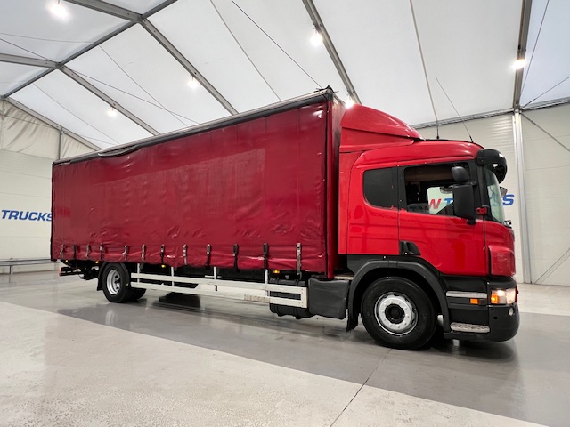 Scania P230 4×2 Sleeper Cab Curtainsider