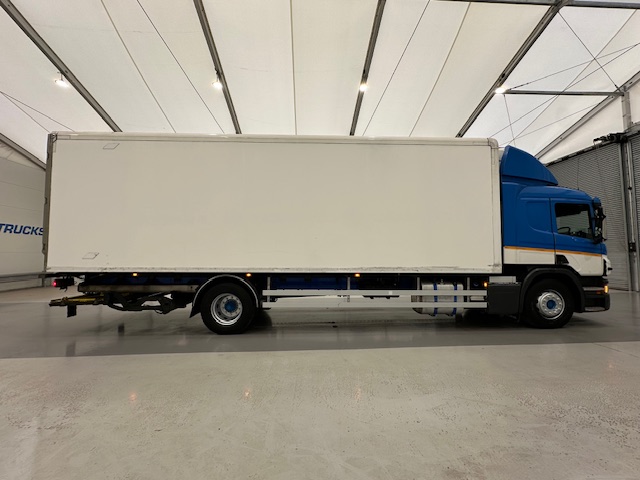 Scania P250 4×2 Sleeper Cab Fridge Box