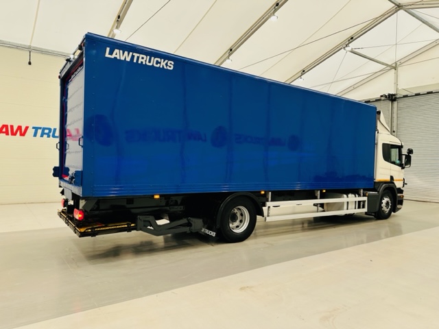 Scania P250 4×2 Sleeper Cab Box Van Manual