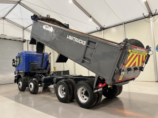 Scania P370 8×4 Sleeper Cab Tipper Manual