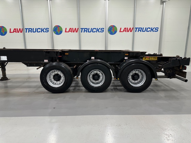 Dennison Tri Axle Sliding Skeletal Trailer BPW