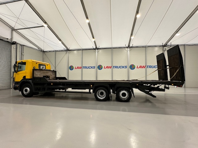 Scania 114 340 6×2 Rear Lift Day Cab Beavertail