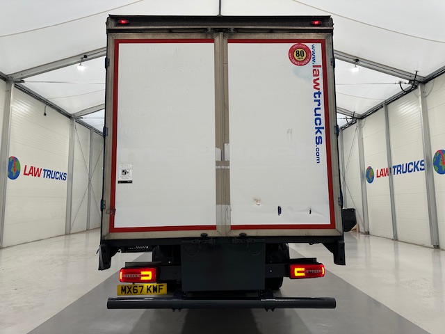 DAF CF 330 6×2 Rear Lift Sleeper Cab Curtainsider