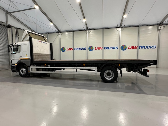 Mercedes Axor 1824 Sleeper Cab Flatbed