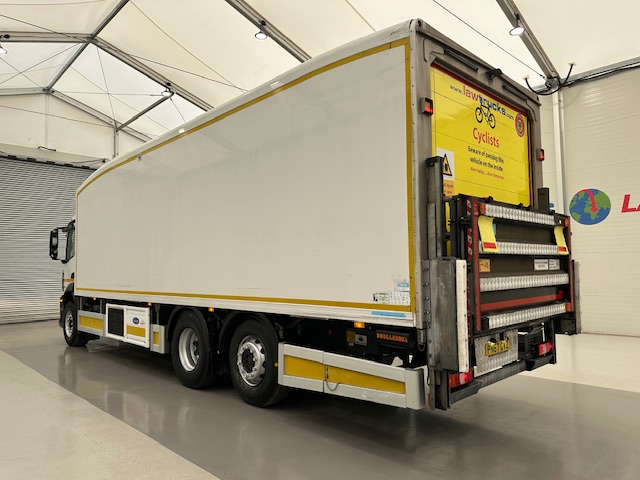 Mercedes Antos 2532 6×2 Rear Lift Day Cab Fridge Box