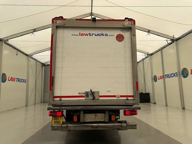 DAF CF 370 6×2 Sleeper Cab Fridge Box
