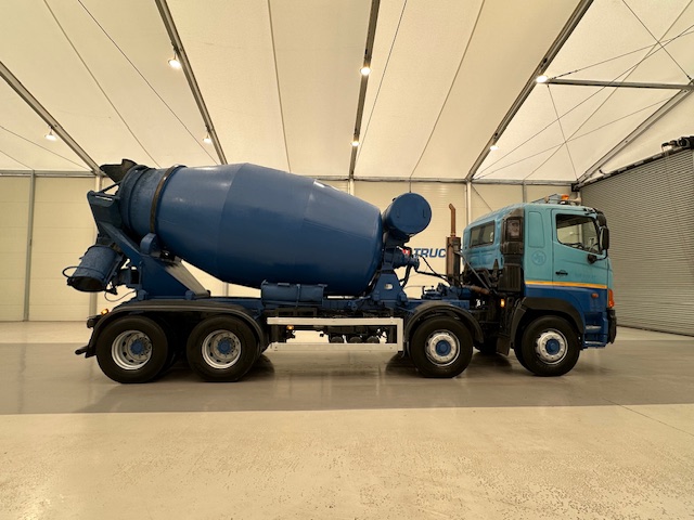 Hino 700 4123 8×4 Cement Mixer
