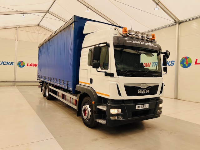 MAN TGS 26.340 6×2 Rear Steer Curtainsider