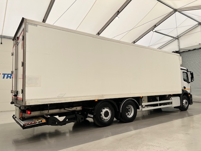Mercedes Actros 2532 6×2 Rear Lift Day Cab Fridge Box