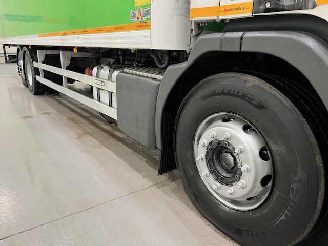 Scania P280 6×2 Rear Lift Day Cab Fridge Box