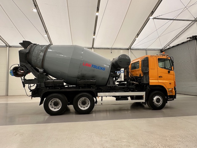 Hino 700 3241 8×4 Cement Mixer