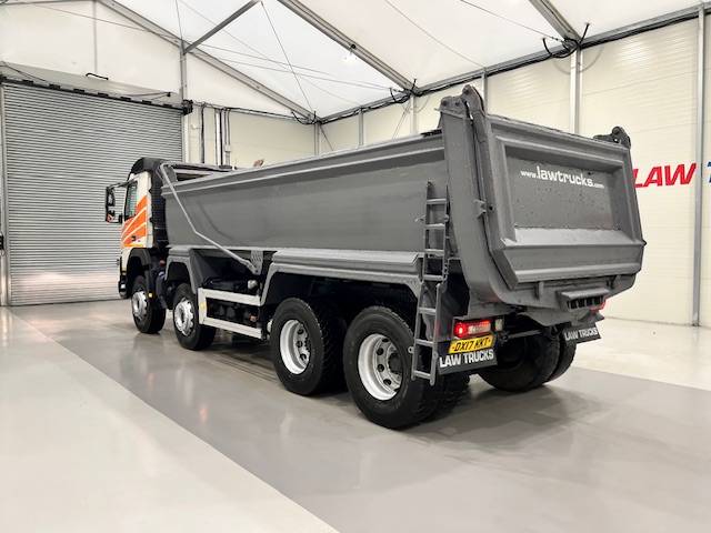 Volvo FMX 420 8×4 Day Cab Steel Tipper