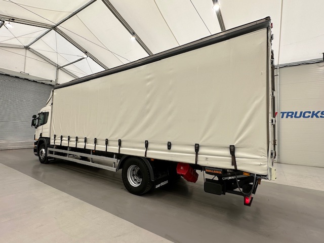 Scania P230 4×2 Sleeper Cab Curtainsider Manual
