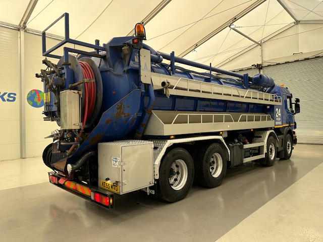 Scania P420 8×4 Sleeper Cab Vacuum Tanker