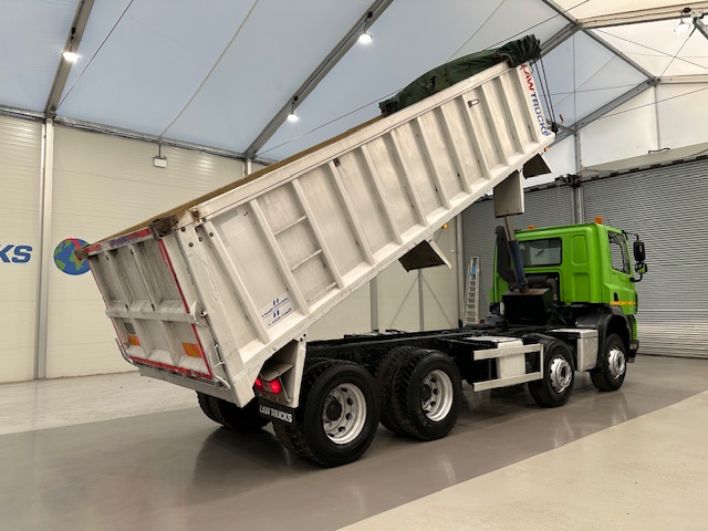 DAF CF 370 8×4 Day Cab Tipper Manual