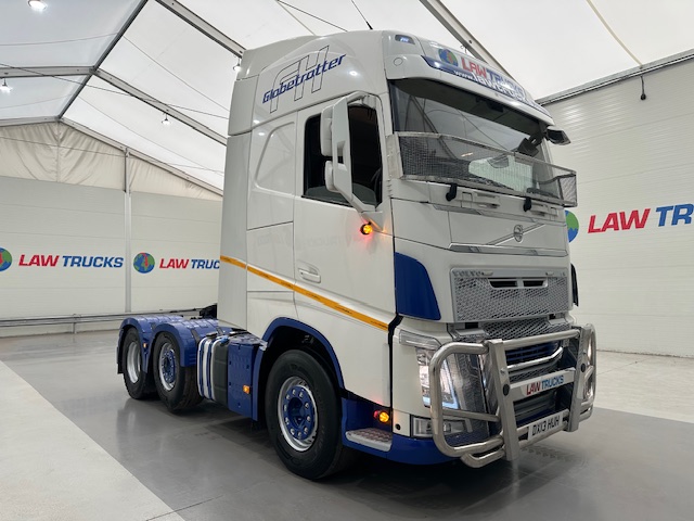 Volvo FH 500 Euro 5 6×2 Tractor Unit Safari Edition