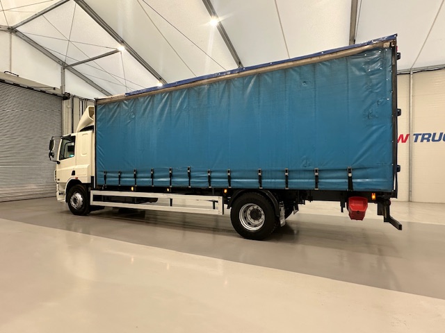 DAF CF65 220 Sleeper Cab Curtainsider Manual