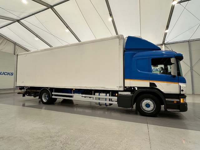 Scania P250 4×2 Sleeper Cab Fridge Box