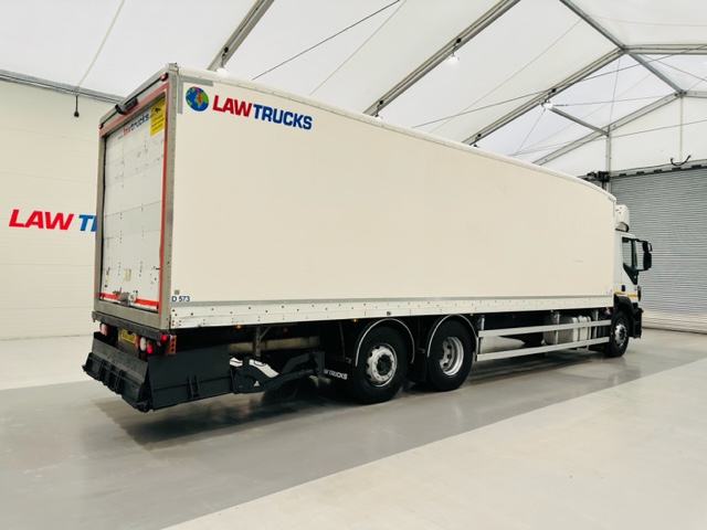 Iveco Stralis 310 AT 6×2 Box Van