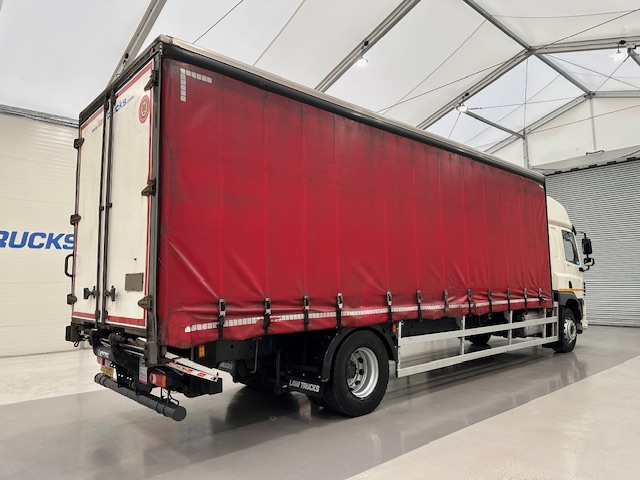 DAF CF 260 Sleeper Cab Curtainsider