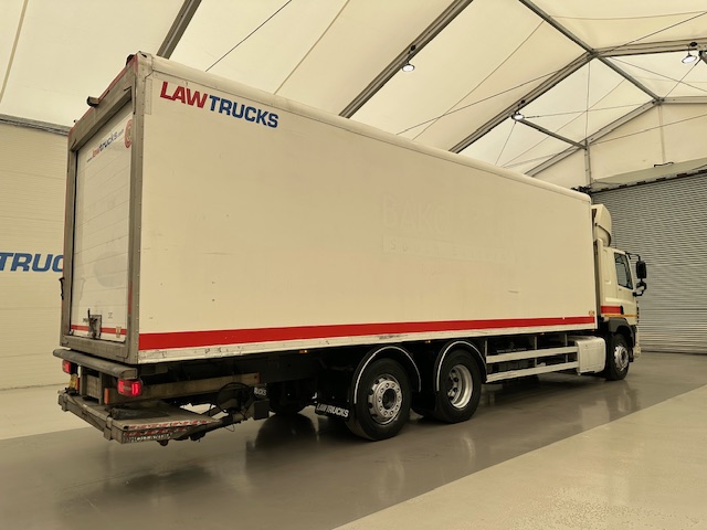 DAF CF 370 6×2 Sleeper Cab Fridge Box