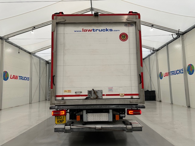 DAF CF 370 6×2 Sleeper Cab Fridge Box