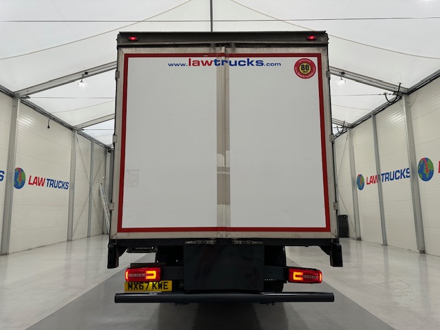 DAF CF 330 6×2 Rear Lift Sleeper Cab Curtainsider