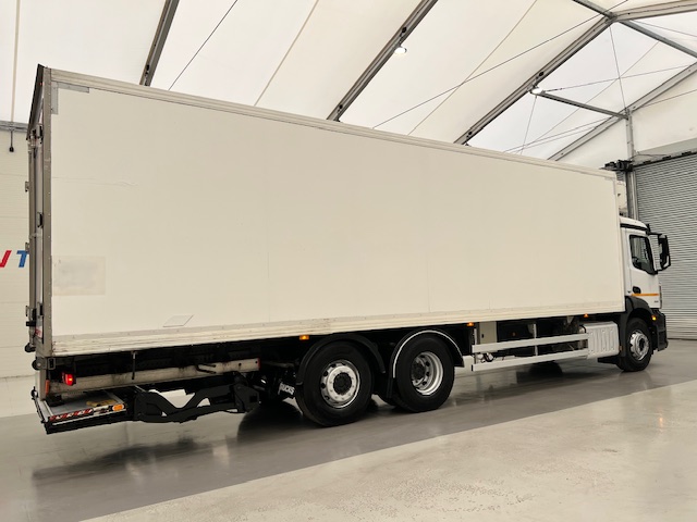 Mercedes Actros 2532 6×2 Rear Lift Day Cab Fridge Box