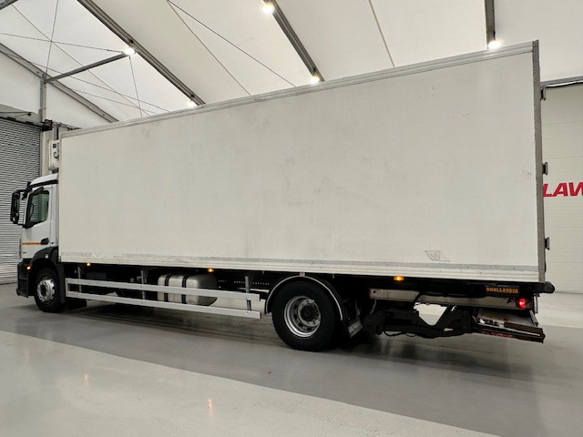 Mercedes Antos 1827 Day Cab Fridge Box