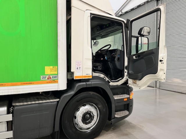 Scania P280 6×2 Rear Lift Day Cab Fridge Box