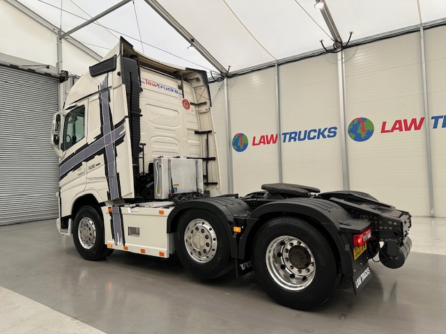 Volvo FH 500 6×2 Midlift Tractor Unit PTO