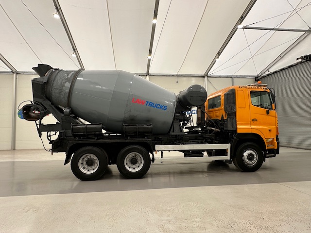 Hino 700 3241 8×4 Cement Mixer