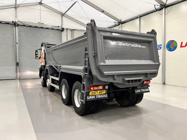 Volvo FMX 420 8×4 Day Cab Steel Tipper