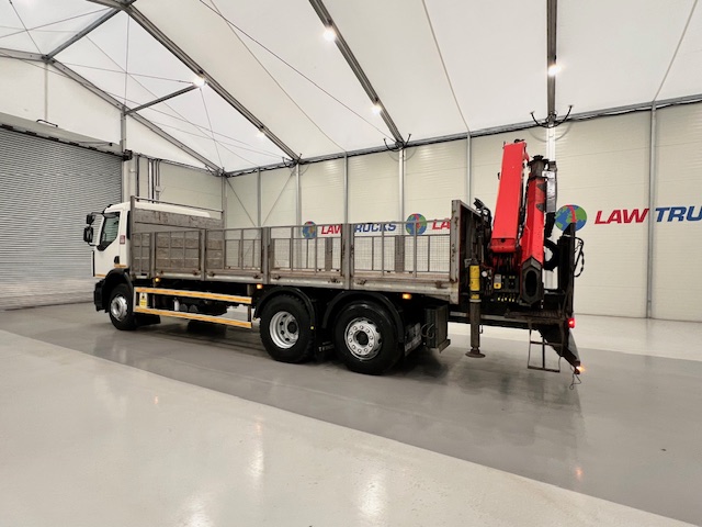 Renault C320 6×2 Day Cab Dropside with Crane