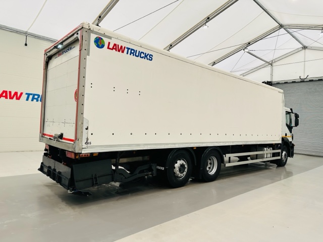 Iveco Stralis 310 AT 6×2 Box Van