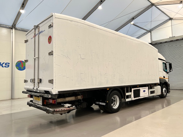 Mercedes Actros 1824 4×2 Sleeper Cab Fridge Box