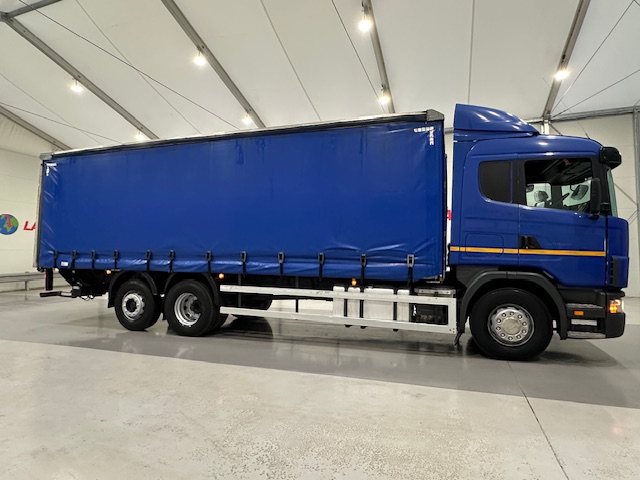 Scania 114 340 6×2 Rear Lift Sleeper Cab Curtainsider