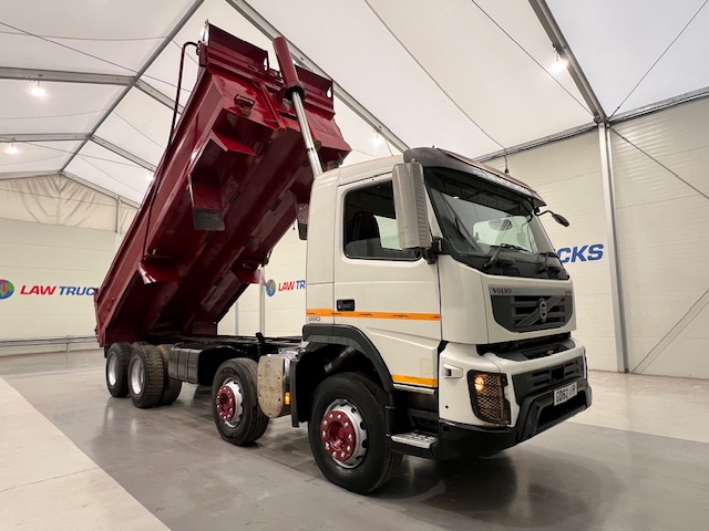Volvo FMX 380 8×4 Day Cab Steel Tipper
