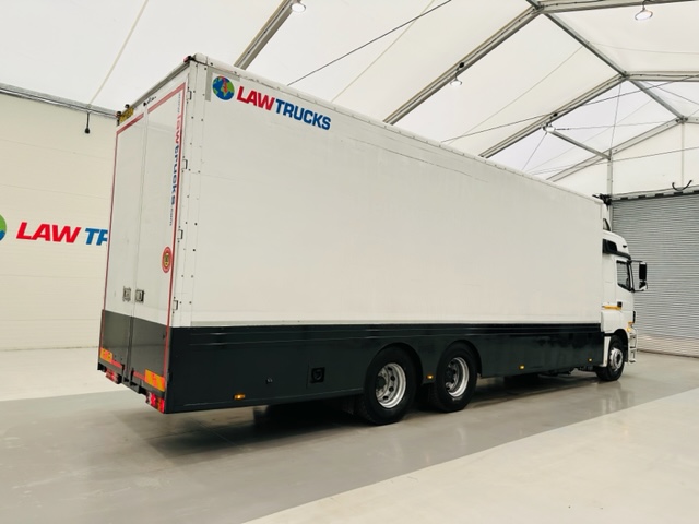 Mercedes 2543 6×2 10 Tyre Rear Lift Sleeper Cab Box Van