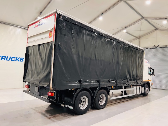 Volvo FM9 260 10 Tyre Sleeper Cab Curtainsider