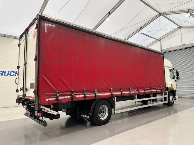 DAF CF 260 Sleeper Cab Curtainsider