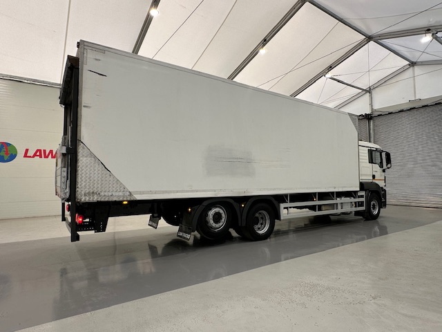 MAN TGS 26.320 6×2 Sleeper Cab Fridge Box