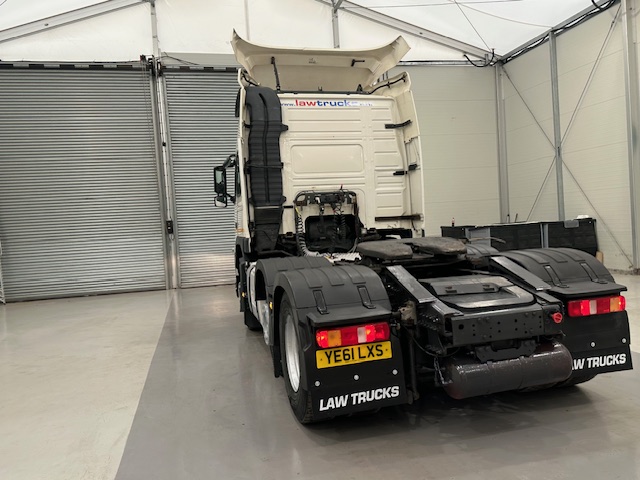 Volvo FM 450 6×2 Midlift Tractor Unit