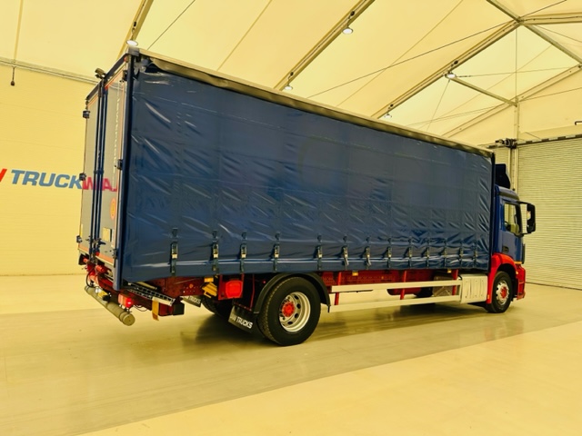 Mercedes Actros 1824 Day Cab Curtainsider