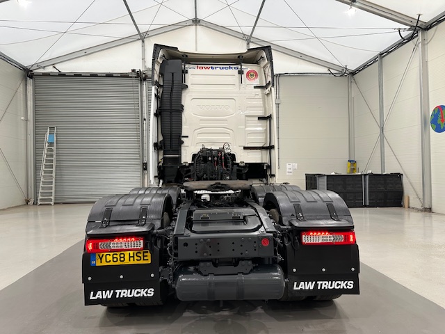 Volvo FH 500 6×2 Midlift Tractor Unit