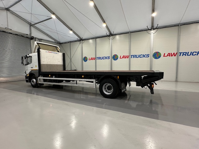 Mercedes Axor 1824 Sleeper Cab Flatbed